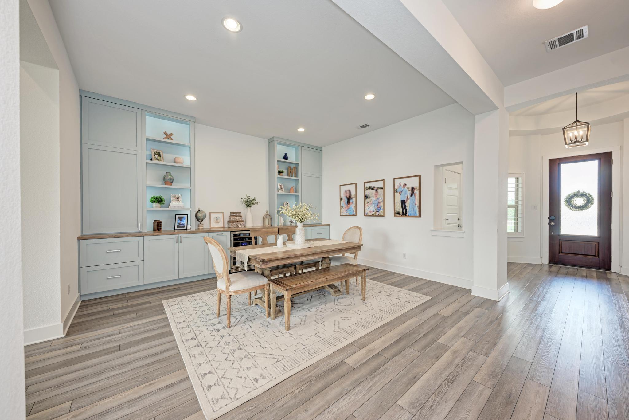 548 Elm Green ST