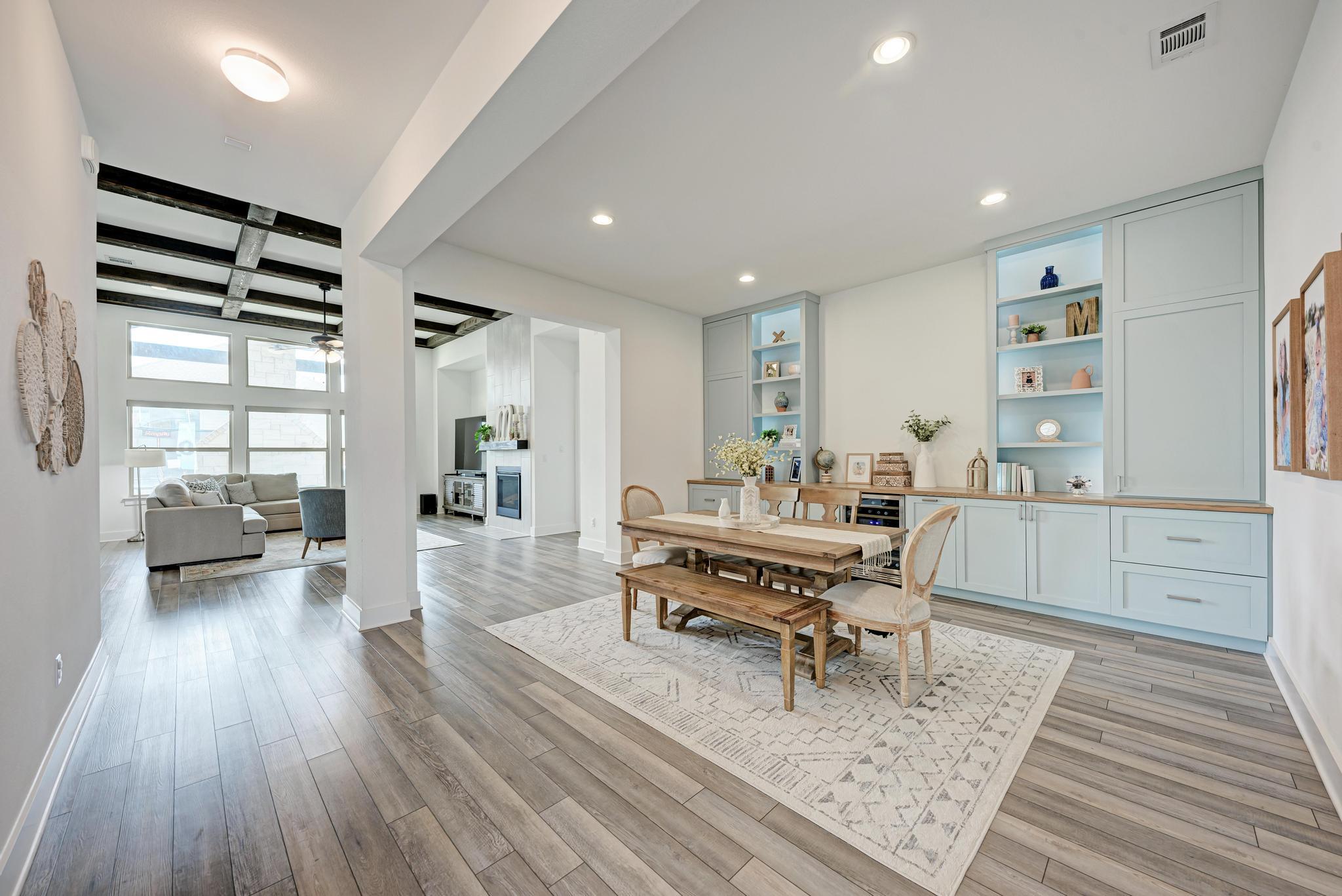 548 Elm Green ST