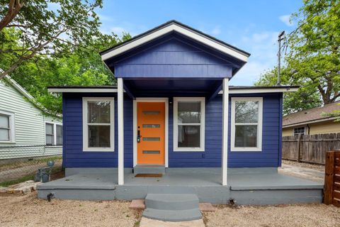 Photo of 2208 Santa Rita ST, Austin, TX 78702 (MLS # 9902840)