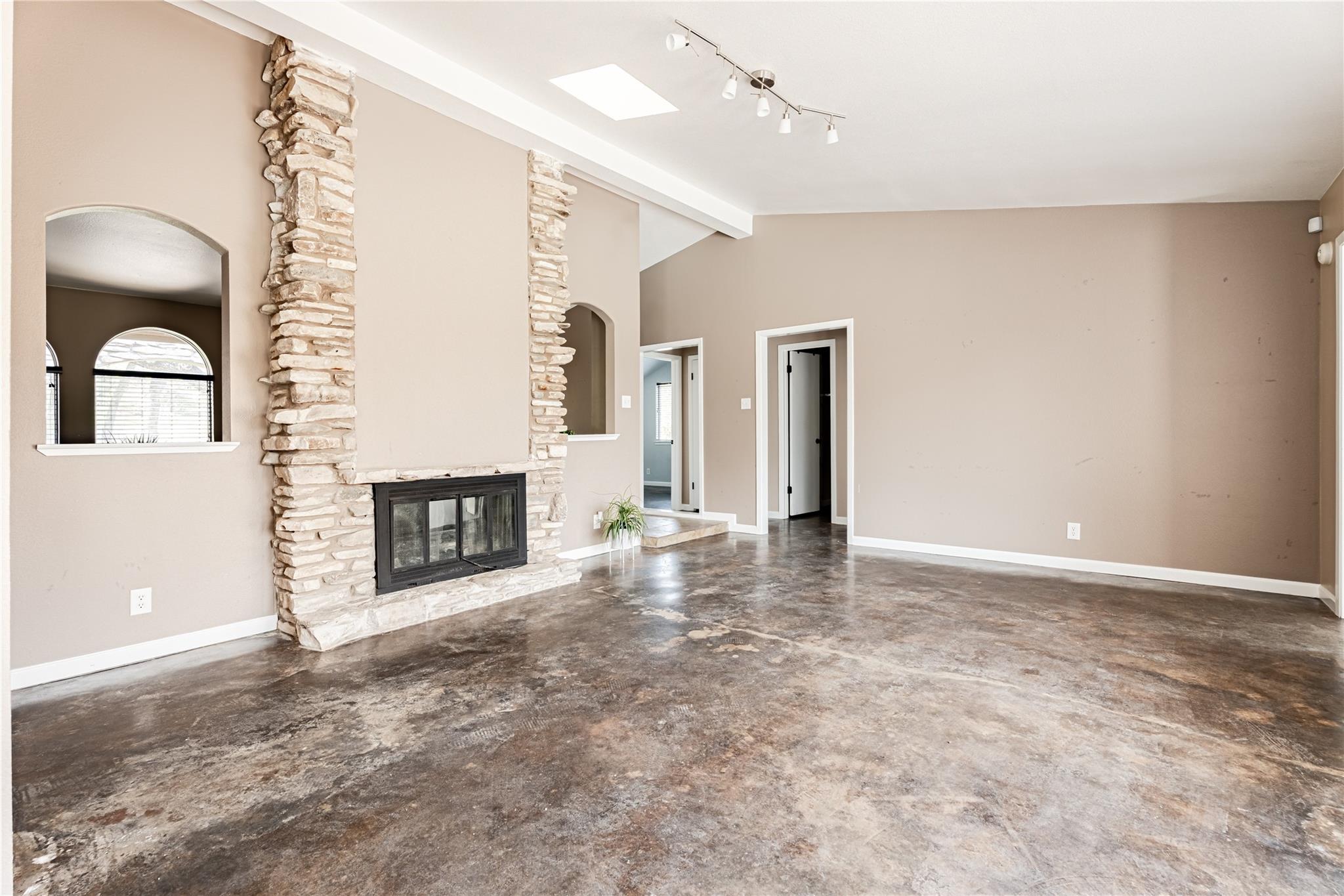 Photo 6 of 32 of 9301 Elm Grove CIR house