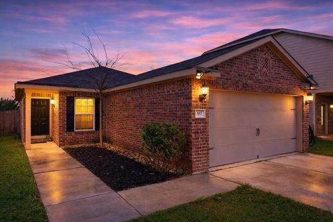 107 Millers LOOP Jarrell TX 76537