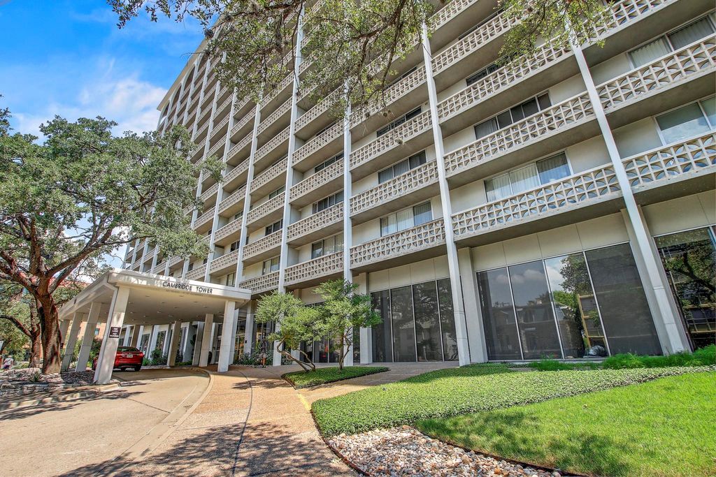 Photo of 1801 Lavaca ST #5F, Austin, TX 78701 (MLS # 4816788)