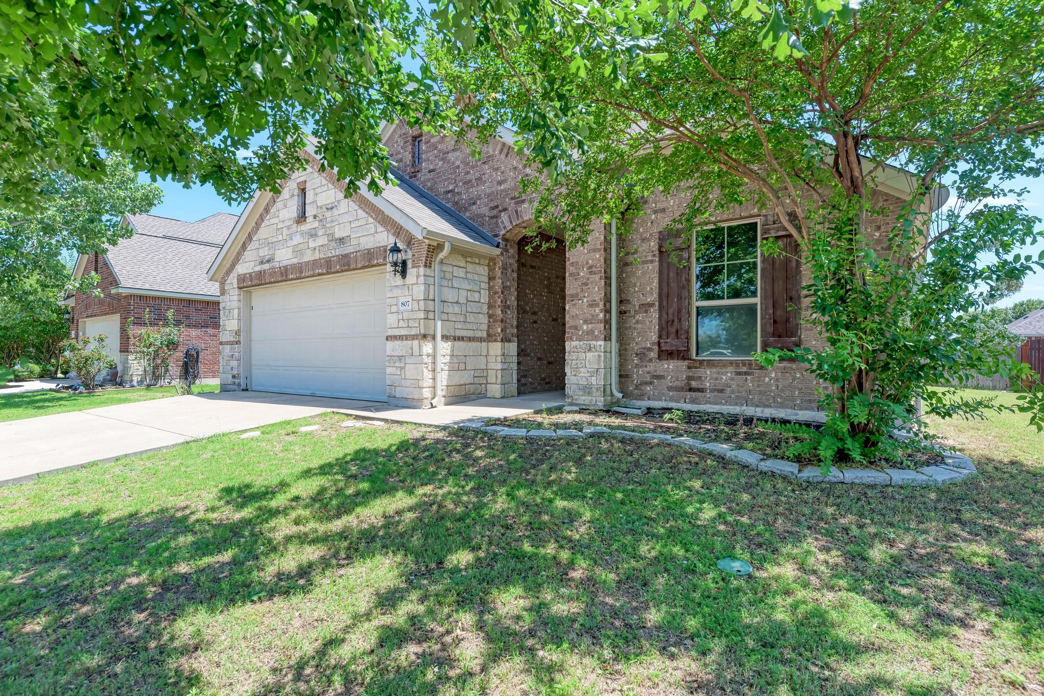 807 Farm House DR