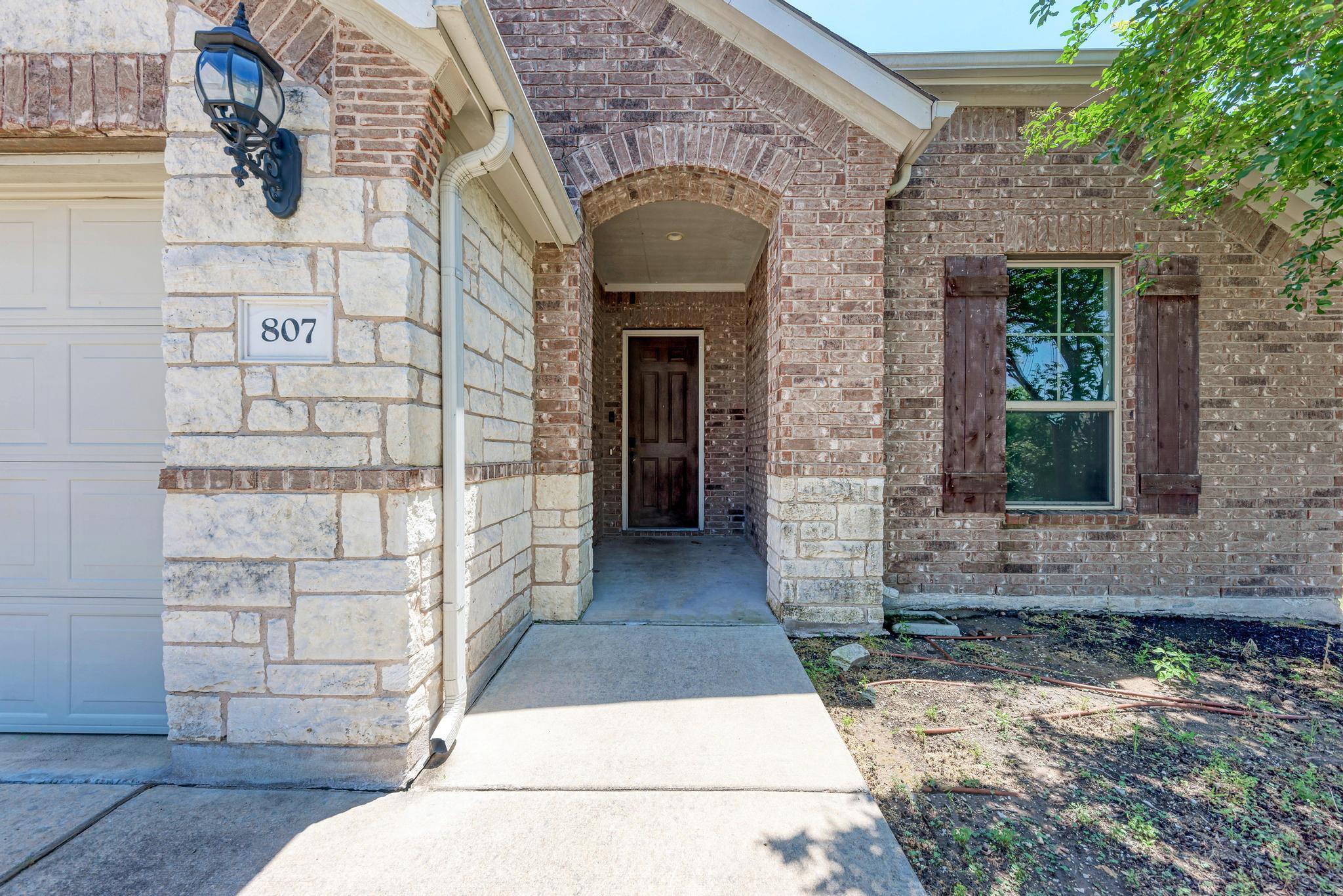 807 Farm House DR