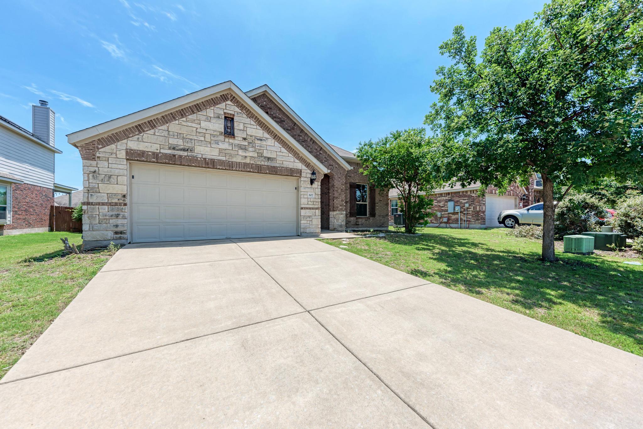 807 Farm House DR