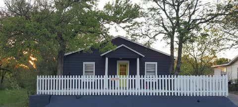 Photo of 1166 Ridgeway DR, Austin, TX 78702 (MLS # 4648937)