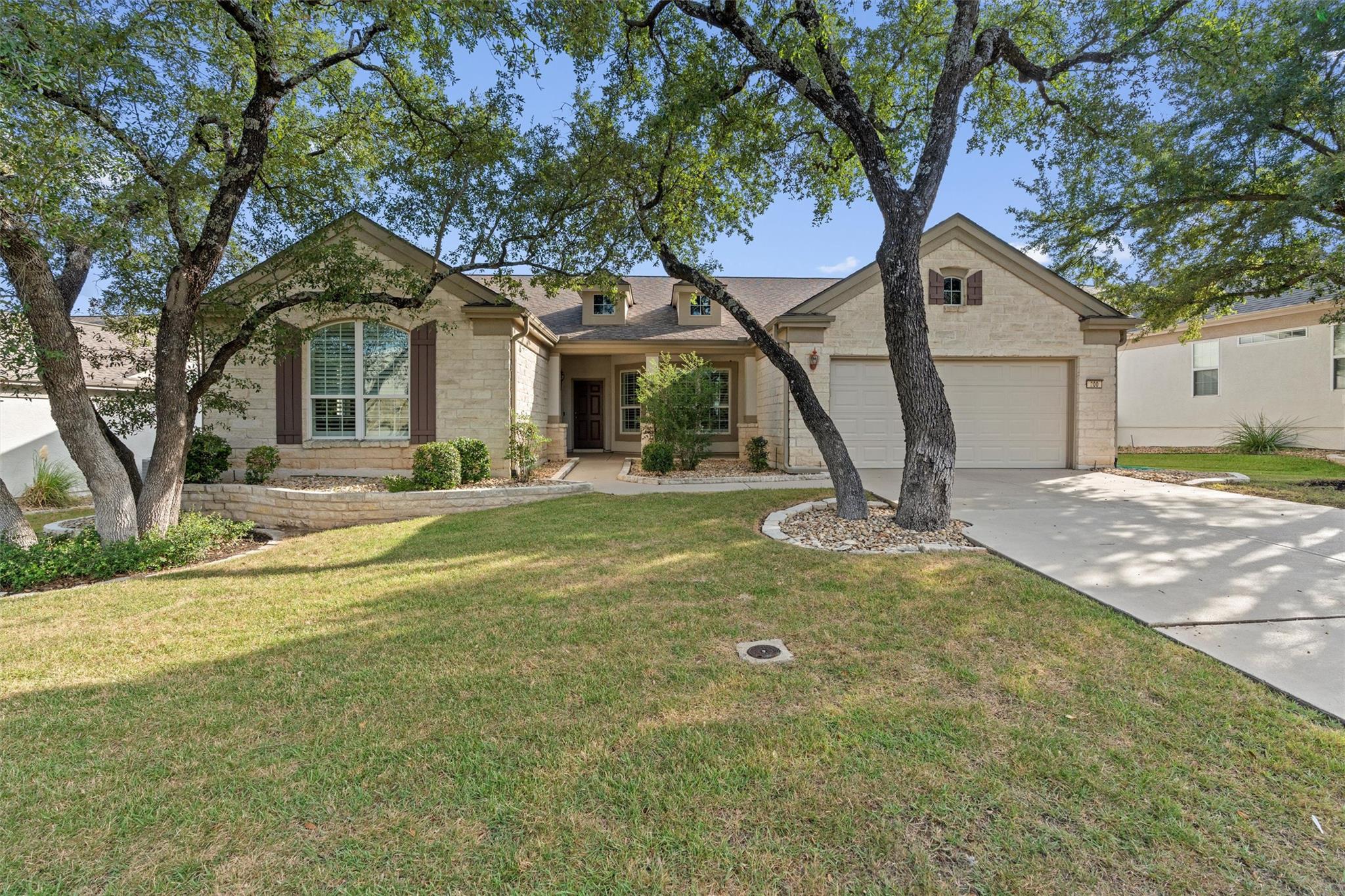 200 San Saba DR