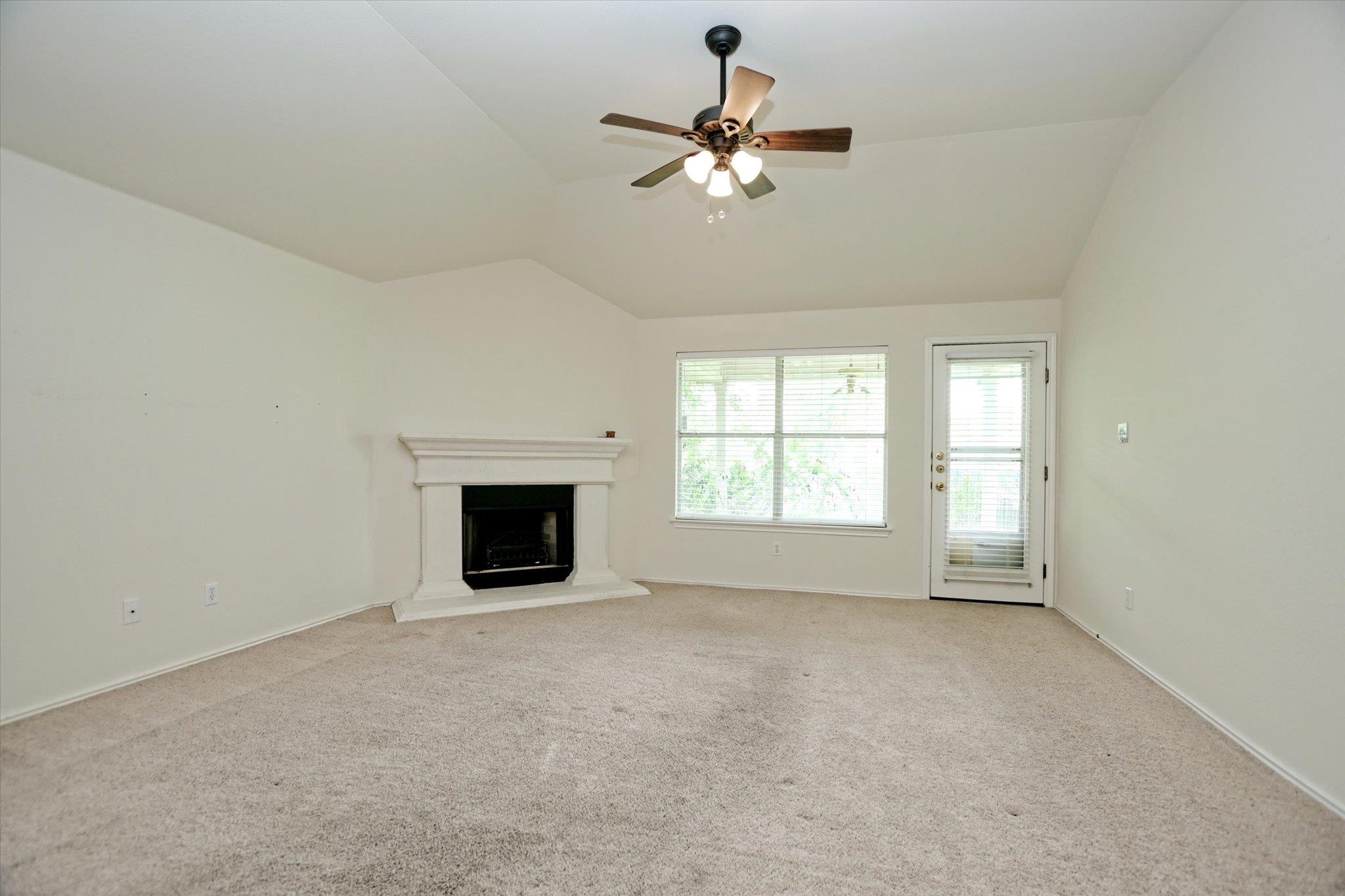 319 Lone Star BLVD