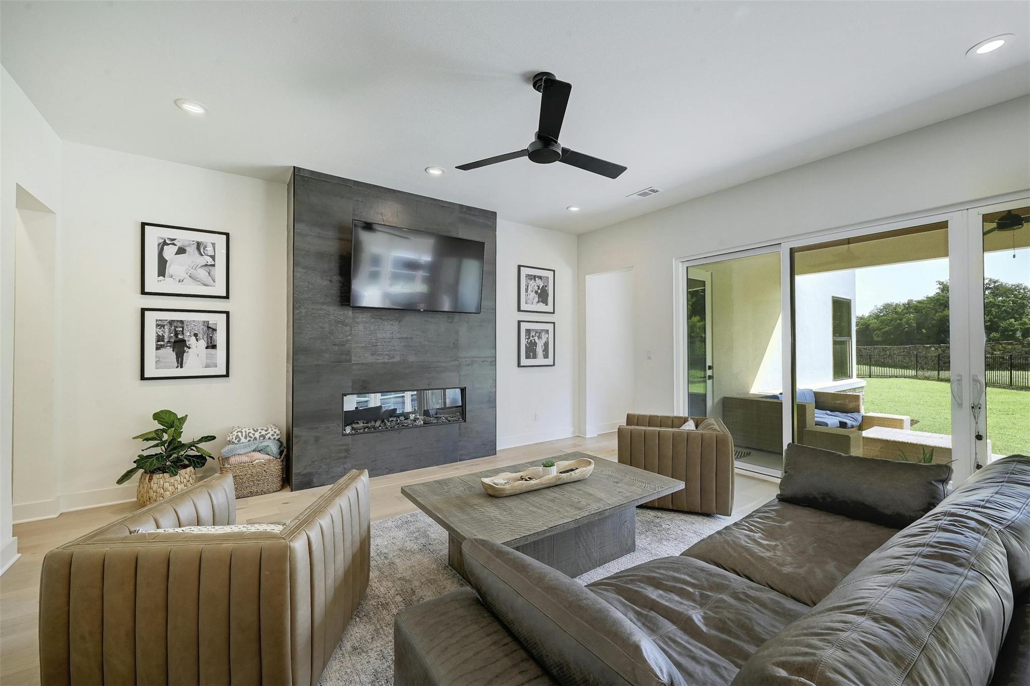 102 Menard CT
