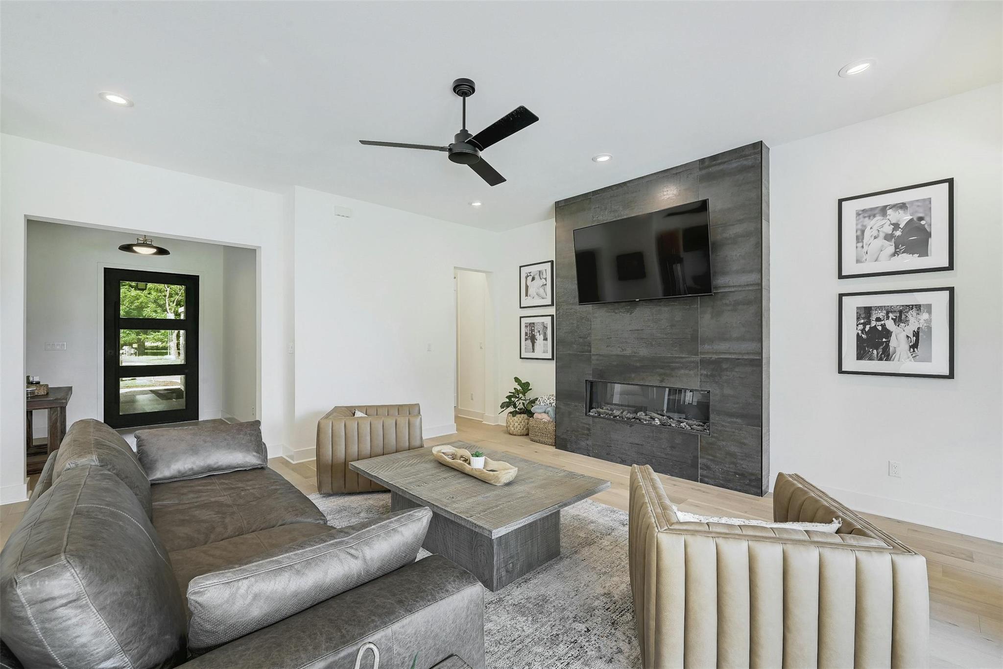 102 Menard CT
