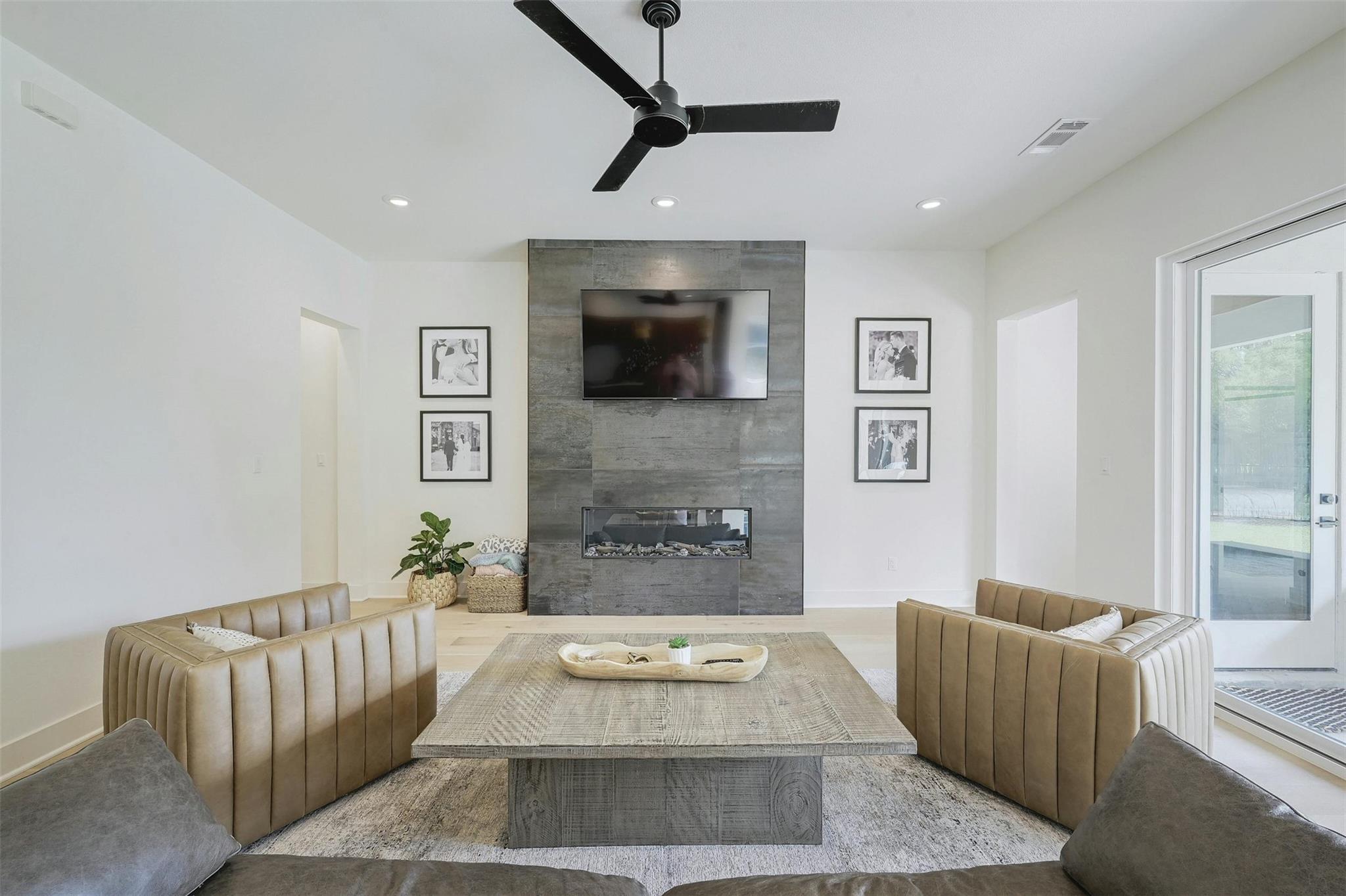 102 Menard CT