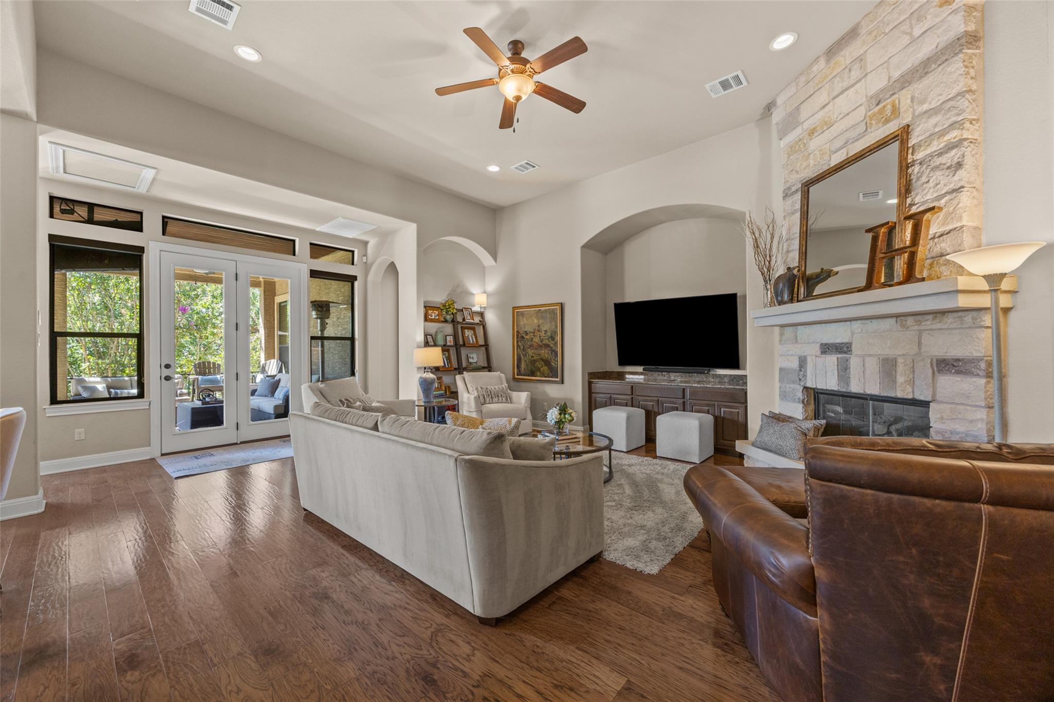 410 Indianwood DR