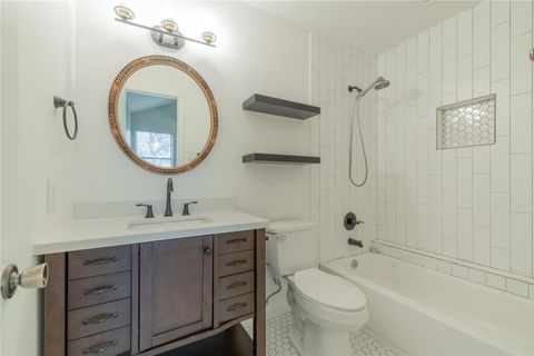 Photo of 1411 Gracy Farms LN #121, Austin, TX 78758 (MLS # 9639649)