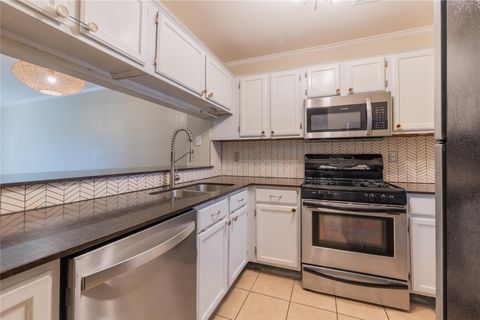 Photo of 1411 Gracy Farms LN #121, Austin, TX 78758 (MLS # 9639649)