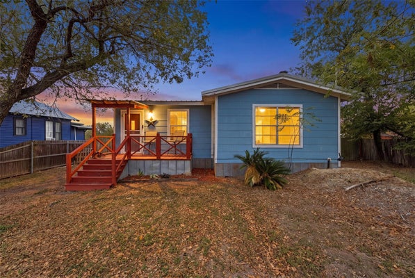 1926 DREYER LN, GONZALES, TX 78629 - Image fed1e23fdda0659bbc54c47b495c3faa/1539660461