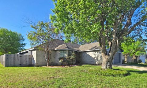 Photo of 2120 Zephyr LN, Round Rock, TX 78664 (MLS # 2629470)