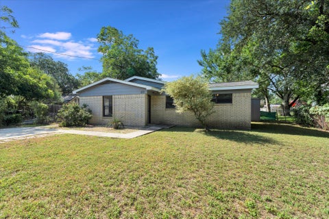 Photo of 1130 Bois D'Arc St, Lockhart, TX 78644 (MLS # 9505229)