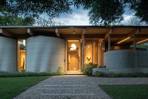Photo of 1700 Riverview ST, Austin, TX 78702 (MLS # 9701895)