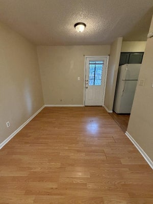 139 ELM ST APT 104, LOCKHART, TX 78644 - Image ff4d64091252a0d13f77b2e4e8c3987b/1384198661