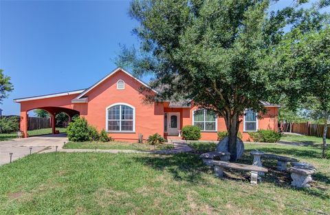 A home in Del Valle