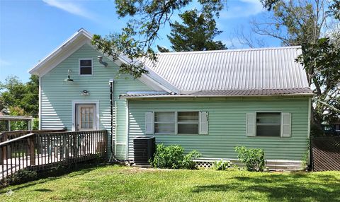 A home in Schulenburg