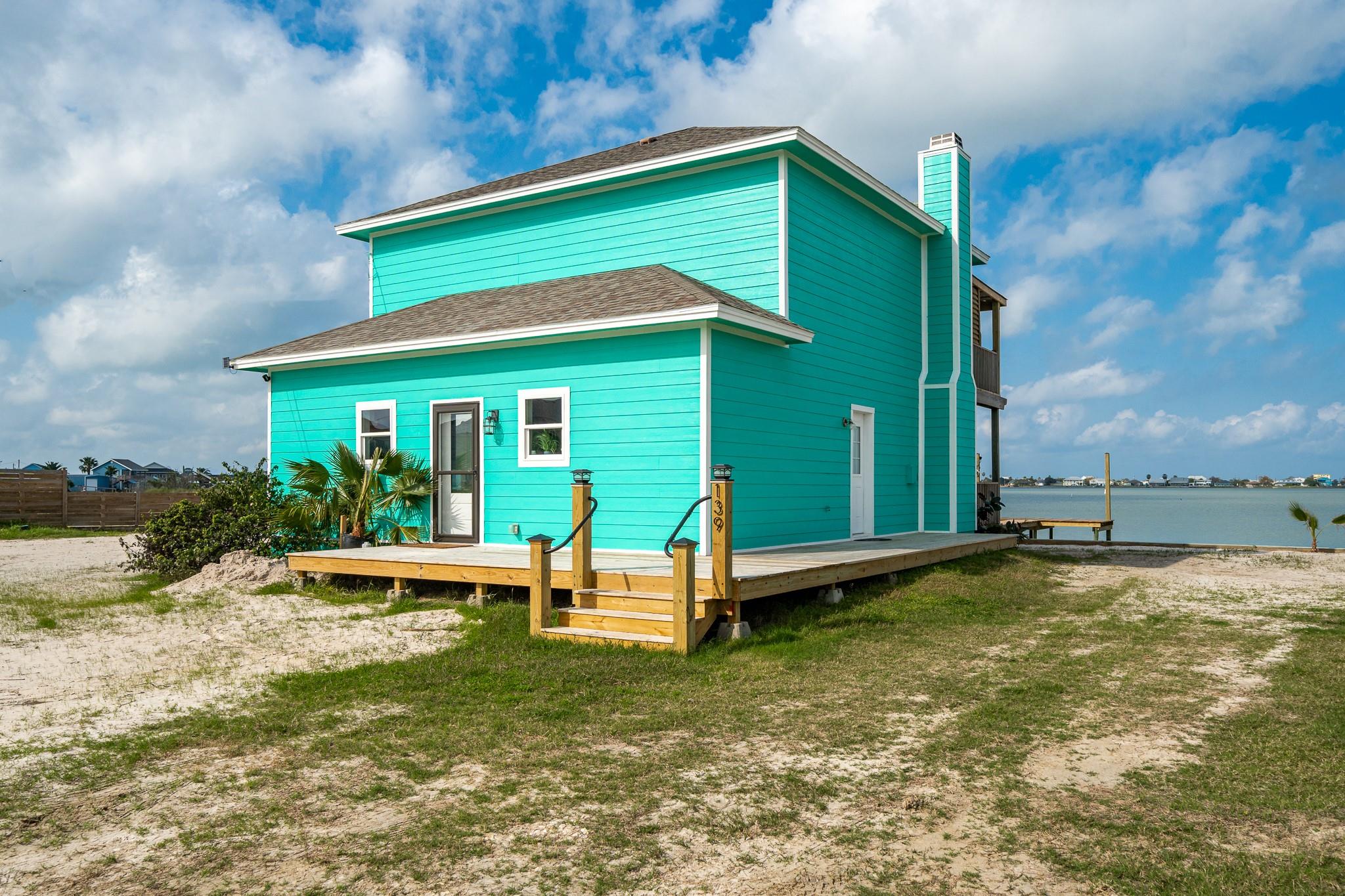 139 Lakeshore DR