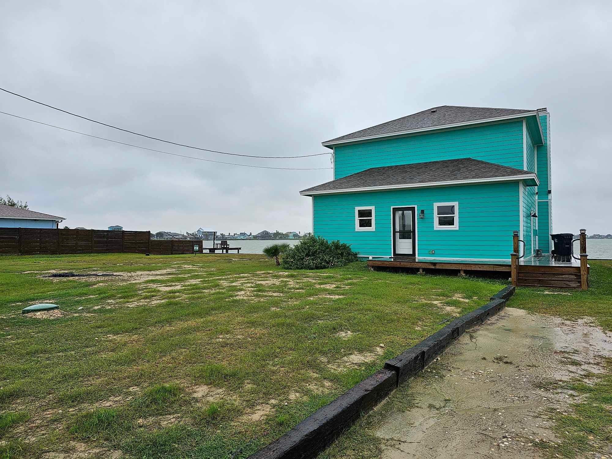 139 Lakeshore DR