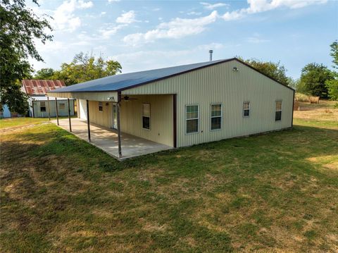 A home in Schulenburg