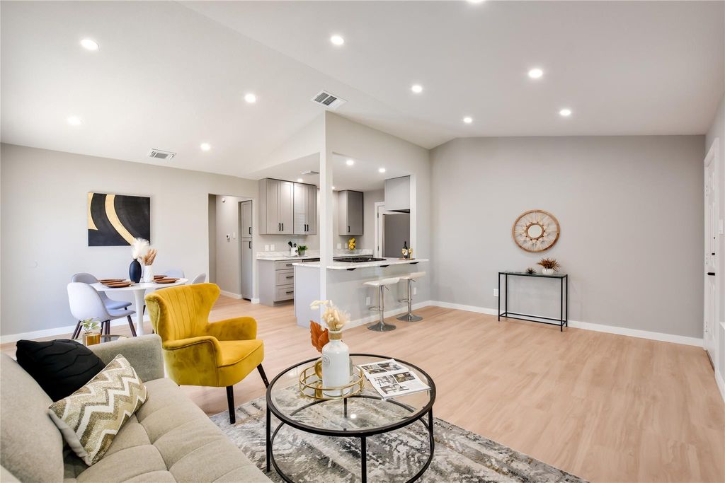 Photo of 803 Kavanagh DR, Austin, TX 78748 (MLS # 6014704)