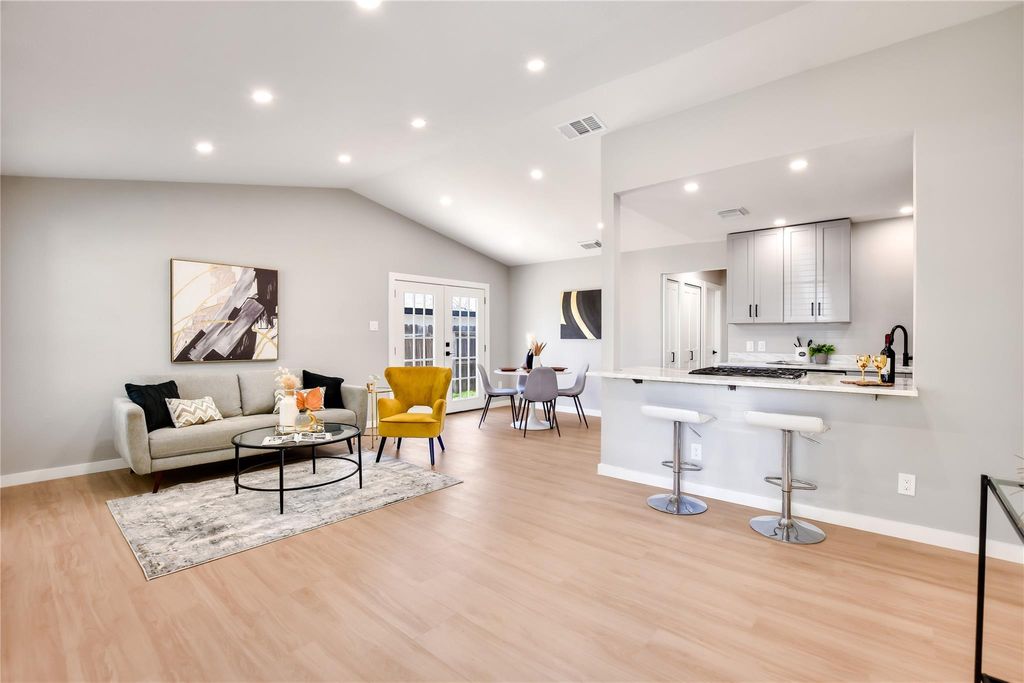 Photo of 803 Kavanagh DR, Austin, TX 78748 (MLS # 6014704)