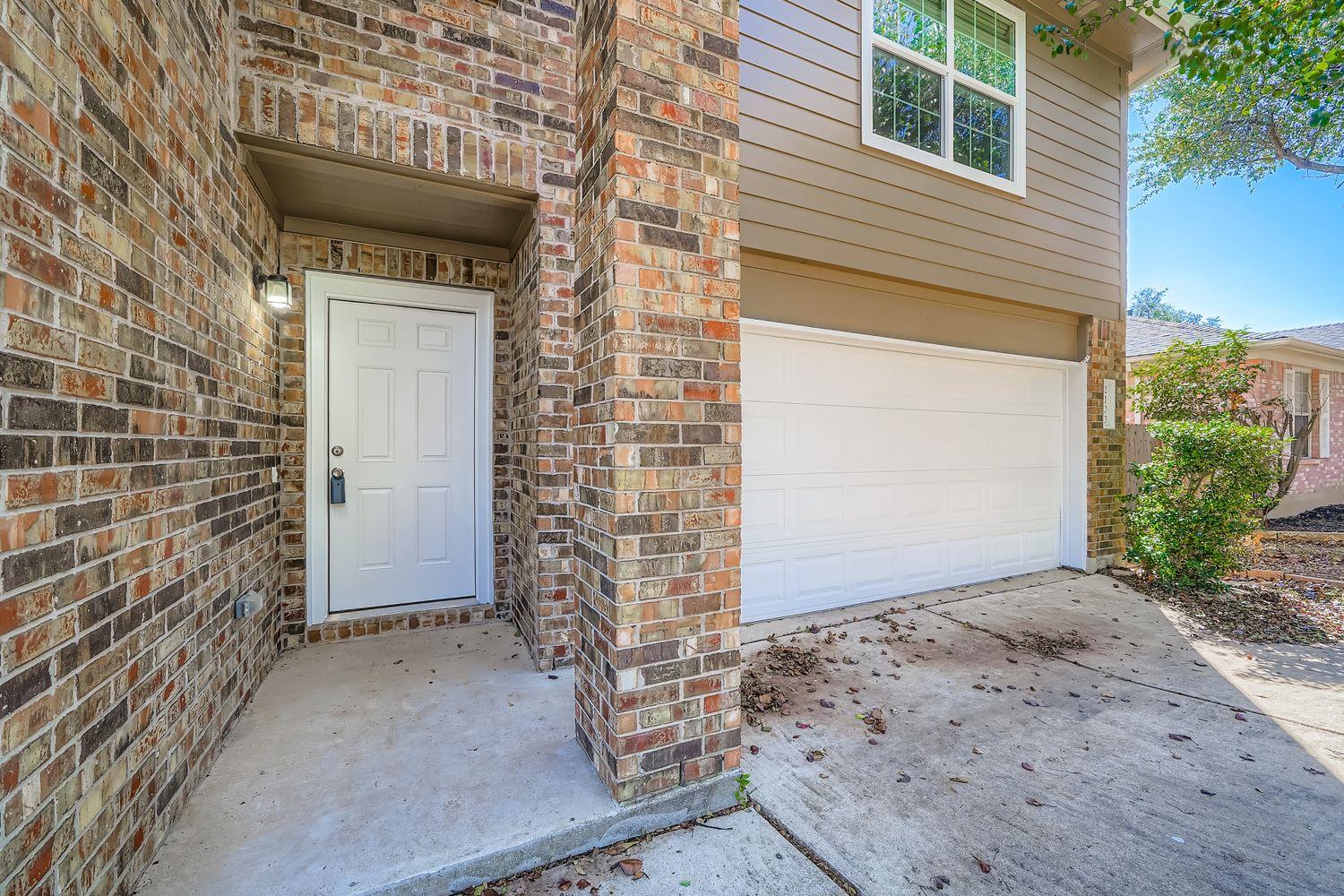 2100 Coachlamp DR