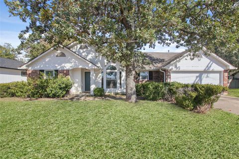1712 Somerset DR Round Rock TX 78681