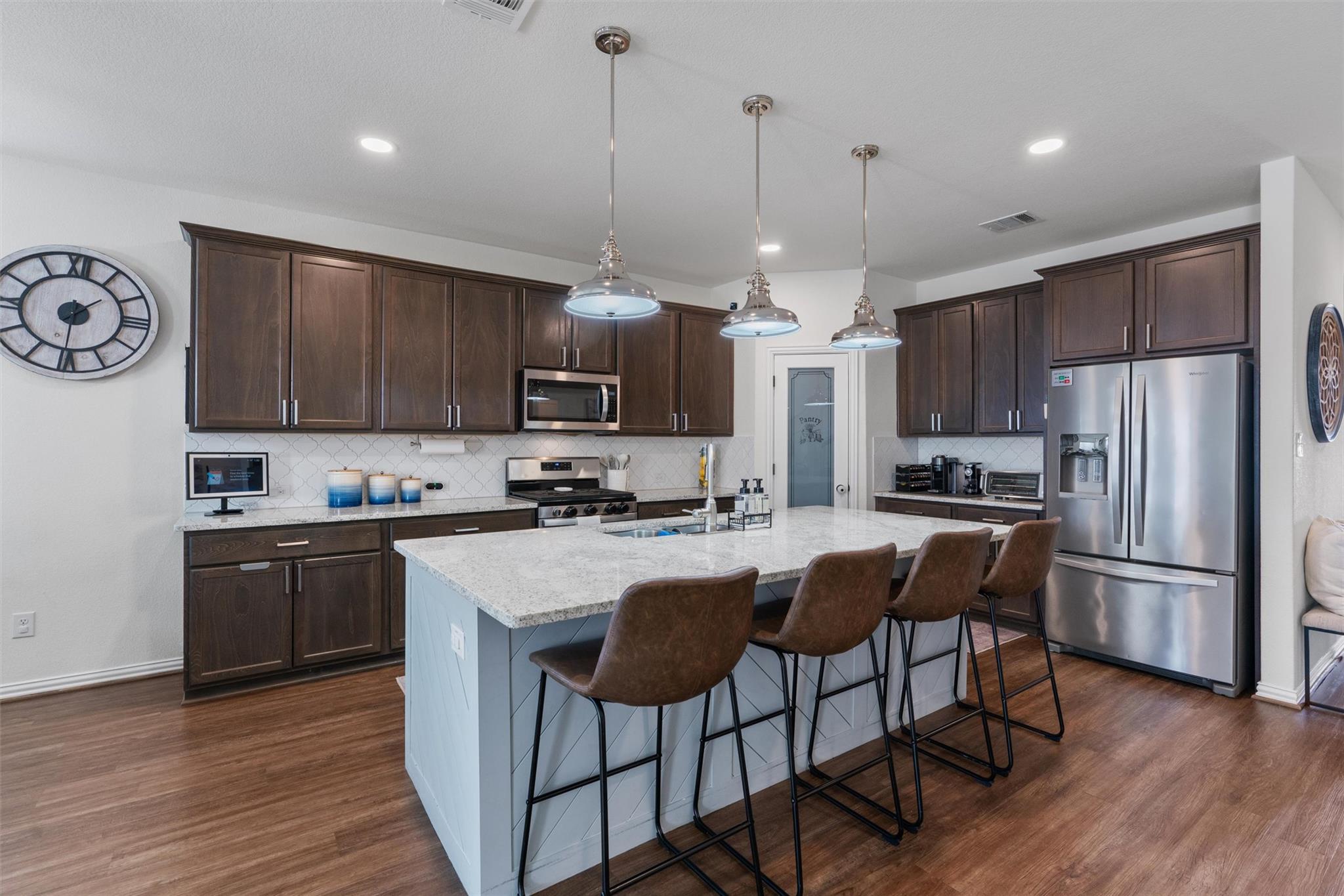 6401 Golden Bough LN