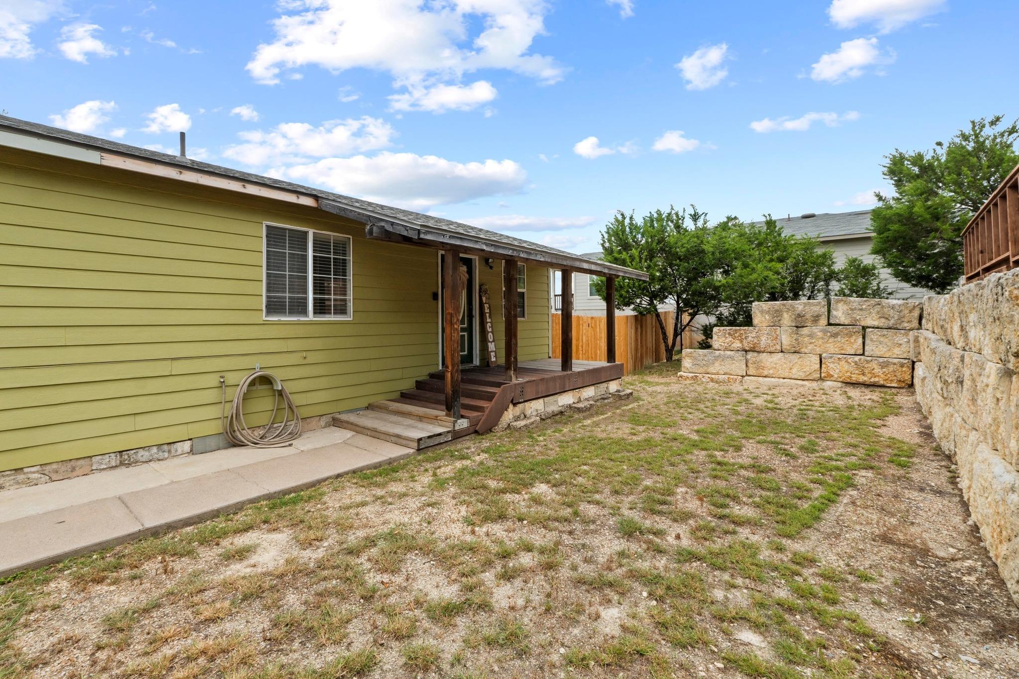 8104 Bronco LN