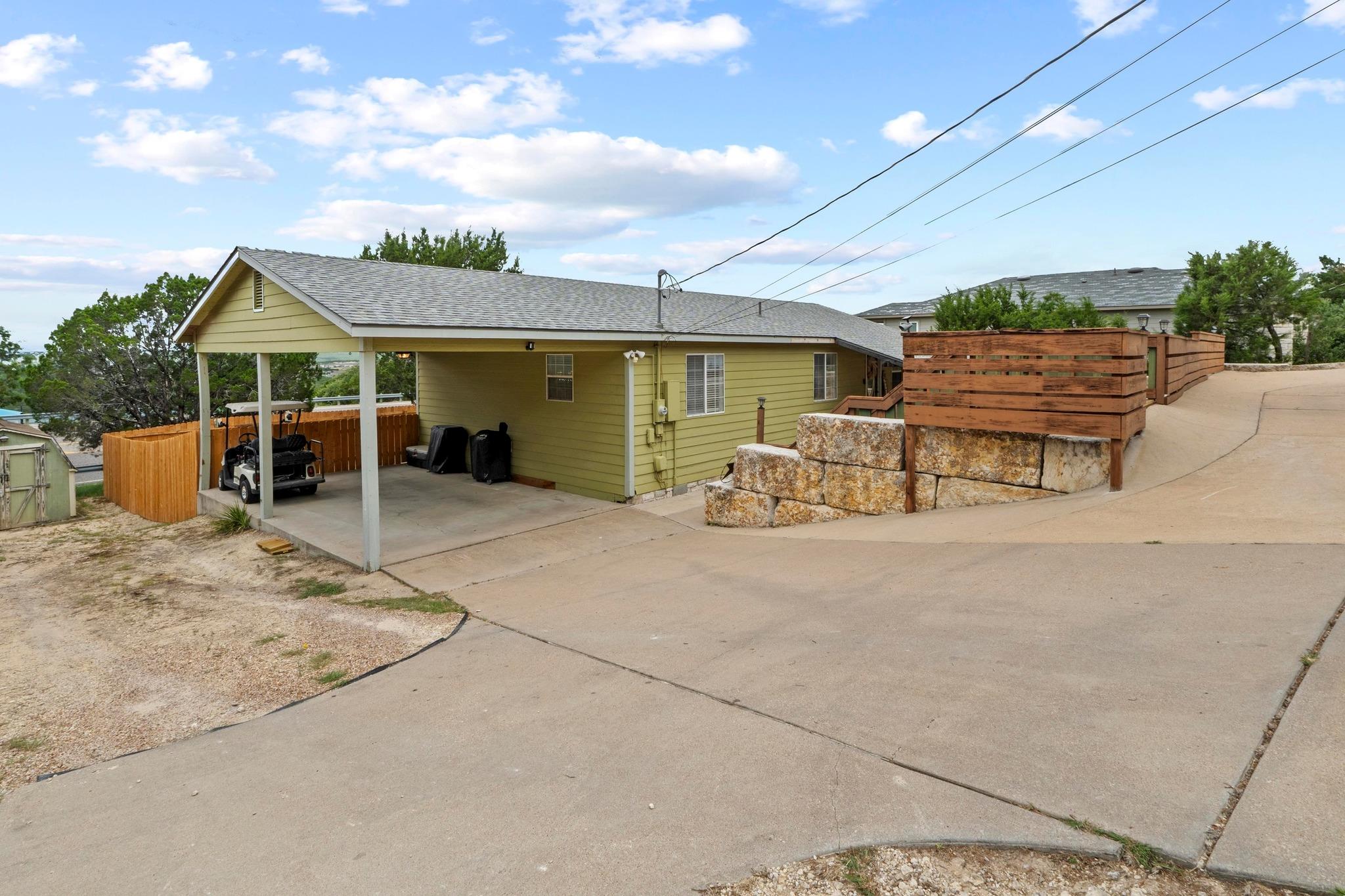 8104 Bronco LN
