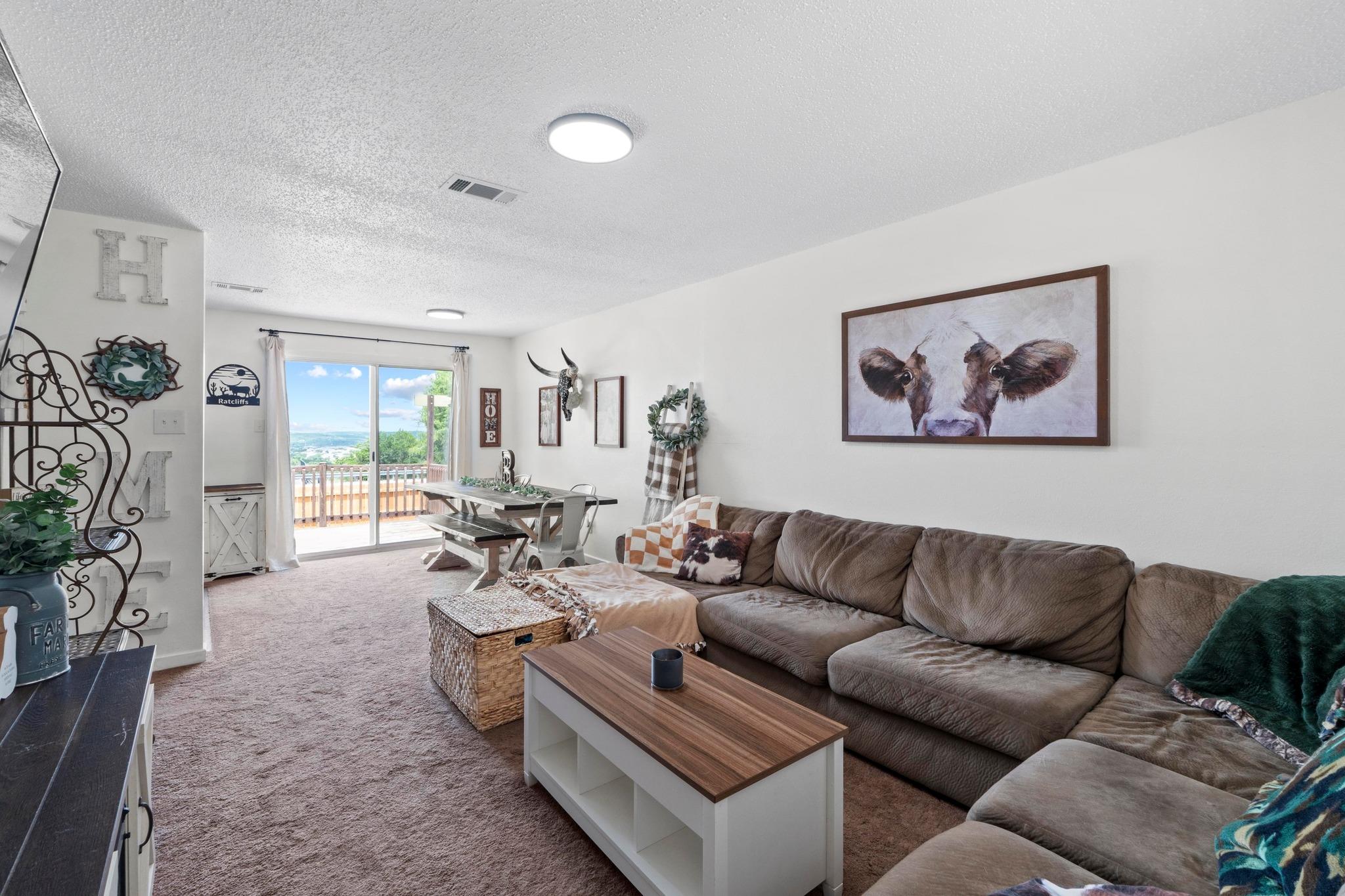 8104 Bronco LN