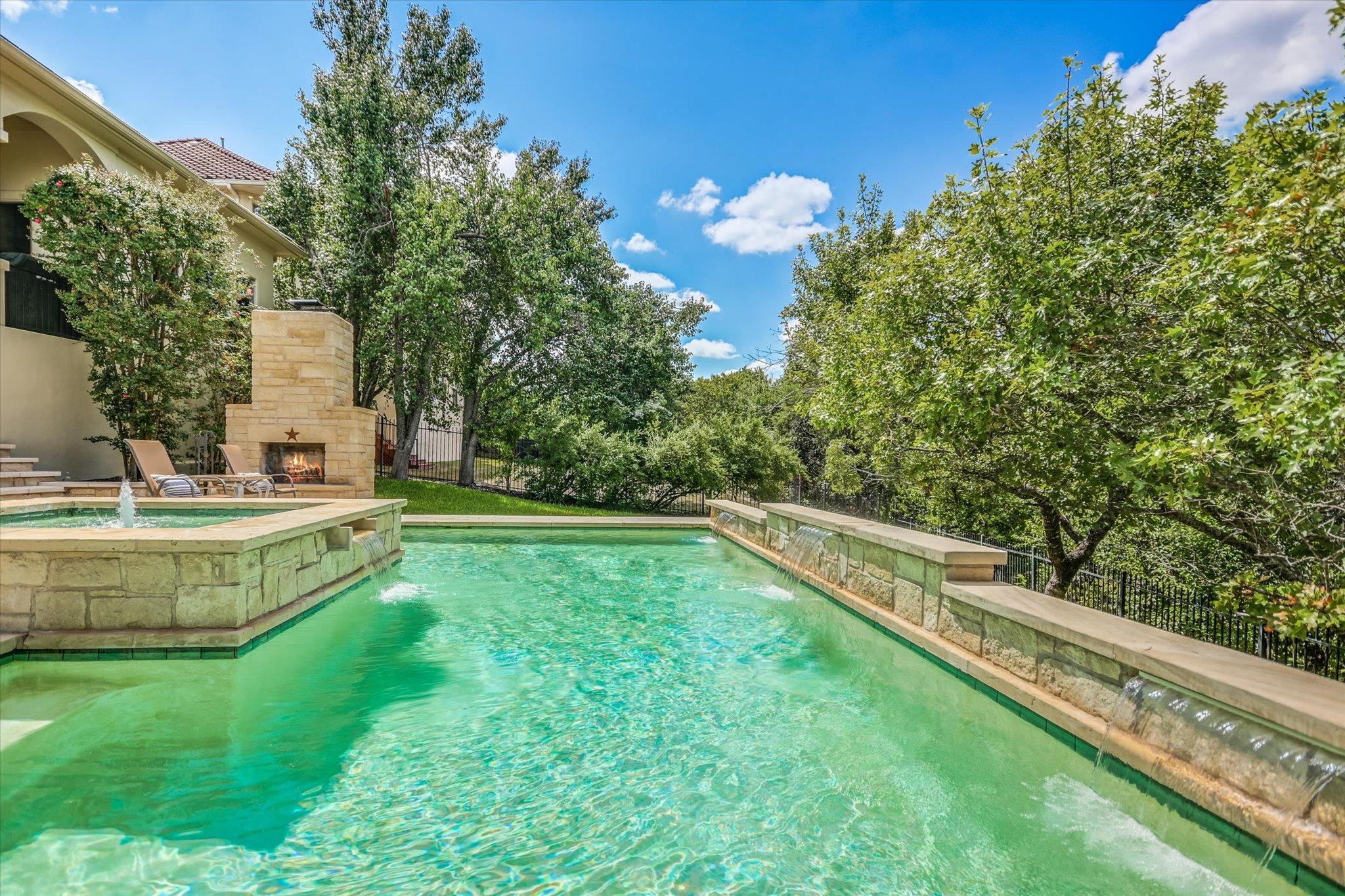 1812 Chalk Rock CV
