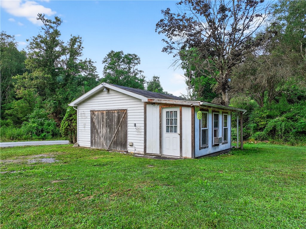 Holbrook, Pennsylvania 15341, United States, 1 Bedroom Bedrooms, ,1 BathroomBathrooms,Residential,Active,191019