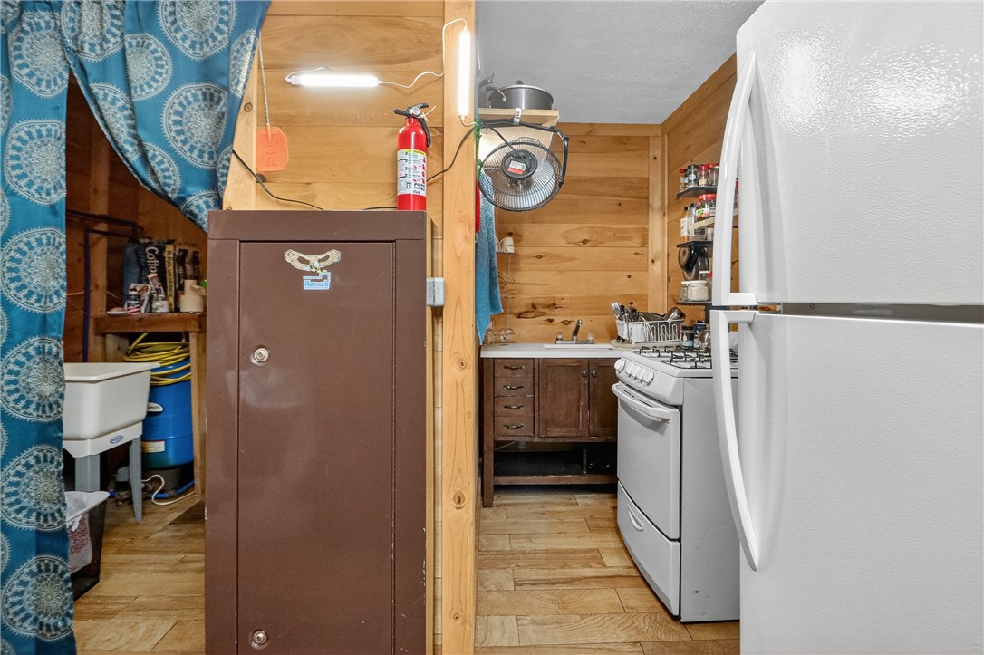 Holbrook, Pennsylvania 15341, United States, 1 Bedroom Bedrooms, ,1 BathroomBathrooms,Residential,Active,191019