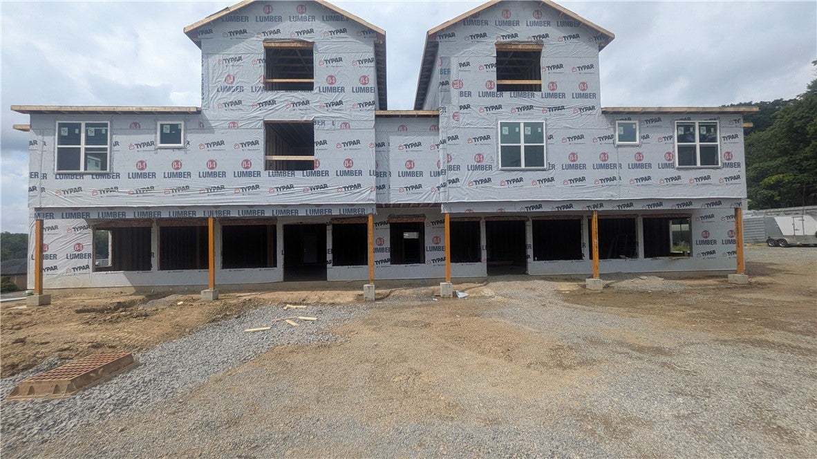 116 N Perry Highway