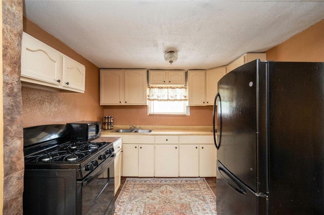 1112-1114 Boni Drive