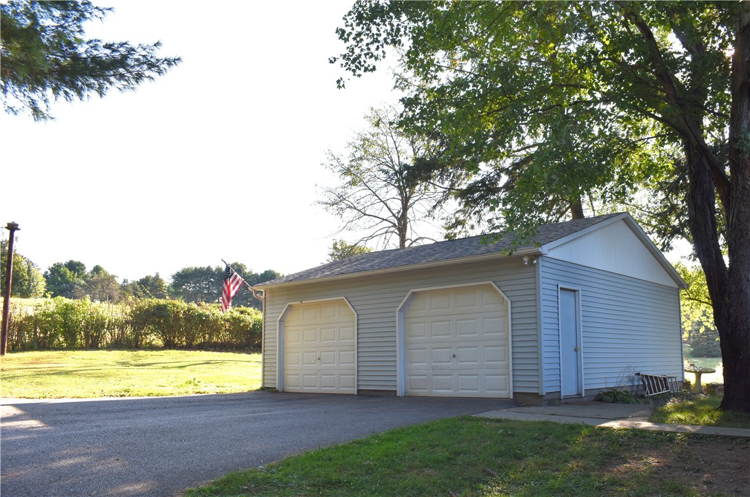 Center Twp, Pennsylvania 16001, United States, 2 Bedrooms Bedrooms, ,2 BathroomsBathrooms,Residential,Active,212315