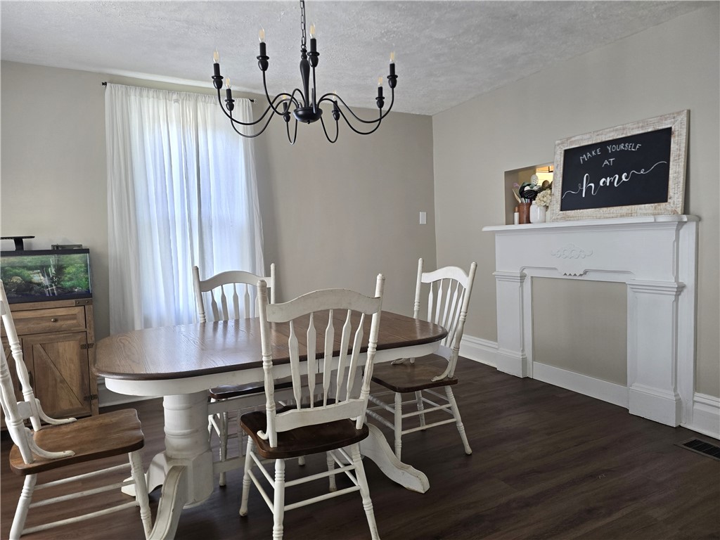 Center Twp, Pennsylvania 16001, United States, 2 Bedrooms Bedrooms, ,2 BathroomsBathrooms,Residential,Active,212315