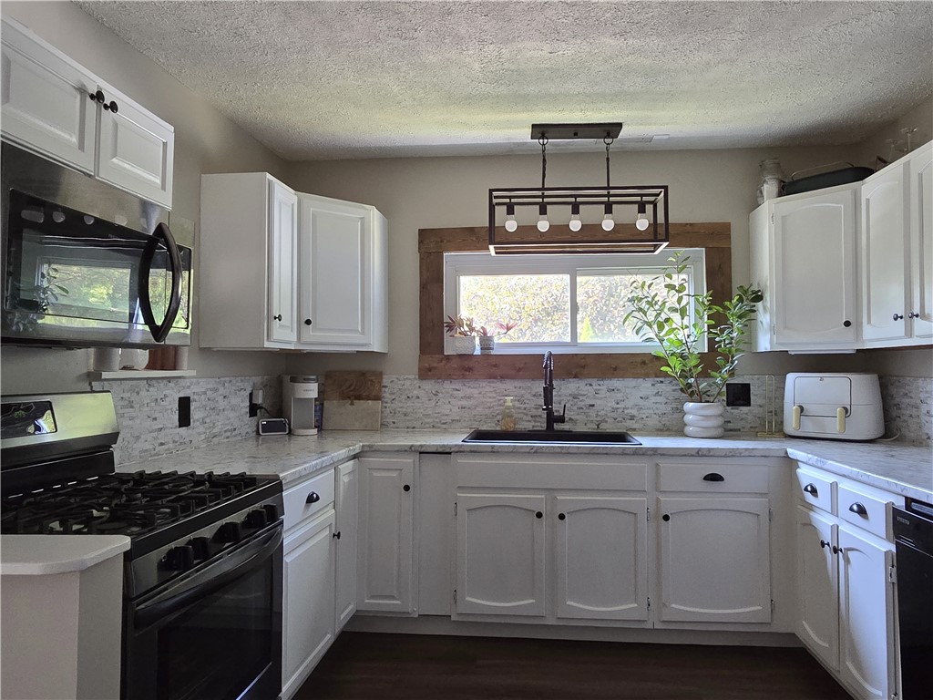 Center Twp, Pennsylvania 16001, United States, 2 Bedrooms Bedrooms, ,2 BathroomsBathrooms,Residential,Active,212315