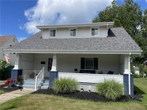 Photo of 114 State St, Charleroi, PA 15022 (MLS # 1760988)