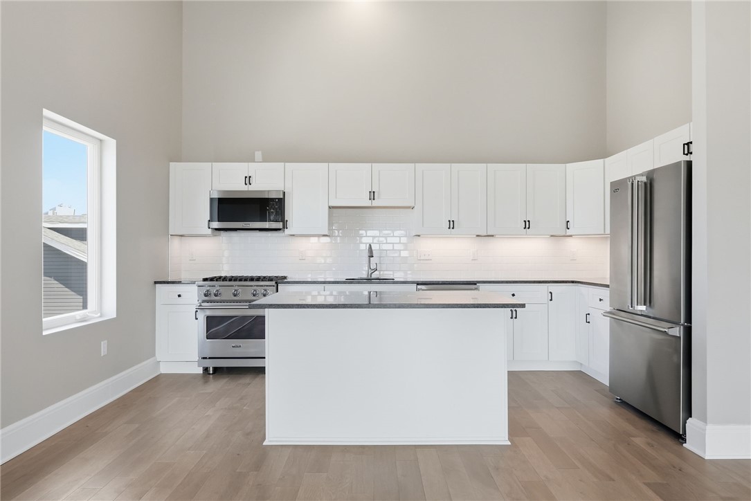 3809 Liberty Ave 401
