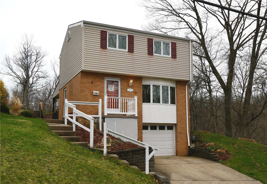 547 Pointview Rd Rd, Brentwood, Pennsylvania image 1