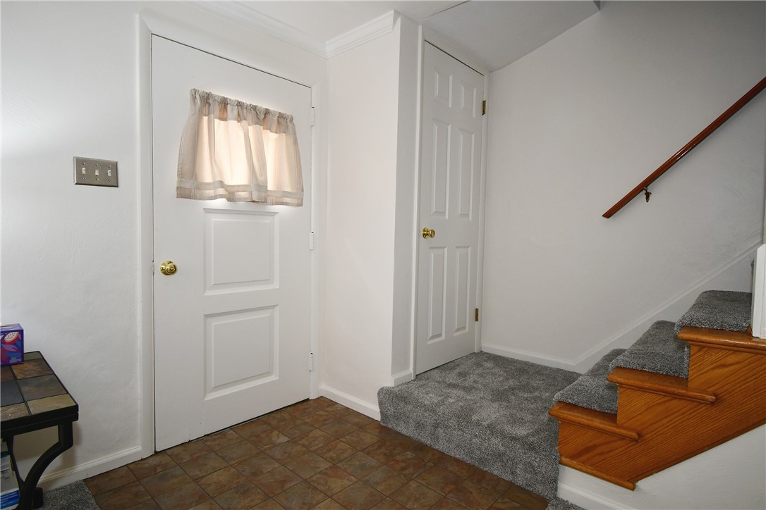 547 Pointview Rd Rd, Brentwood, Pennsylvania image 2