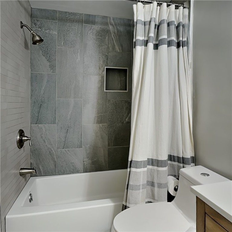 Ross Twp, Pennsylvania 15237, United States, 4 Bedrooms Bedrooms, ,3 BathroomsBathrooms,Residential,Pending,12080