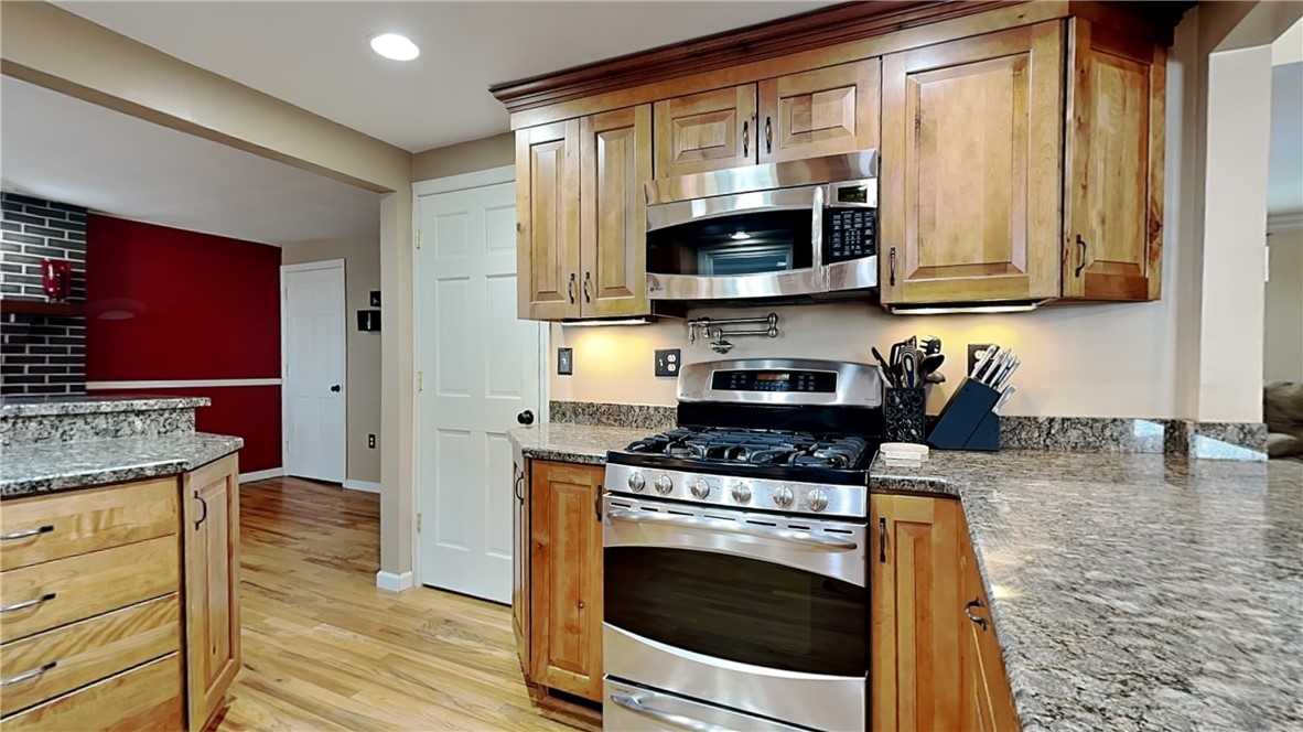 Ross Twp, Pennsylvania 15237, United States, 4 Bedrooms Bedrooms, ,3 BathroomsBathrooms,Residential,Pending,12080